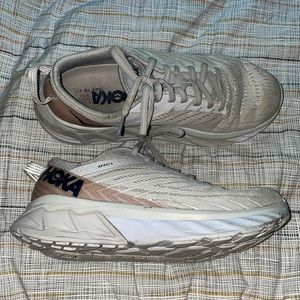 Hoka Arahi 4; size 7 womens FAIR condition